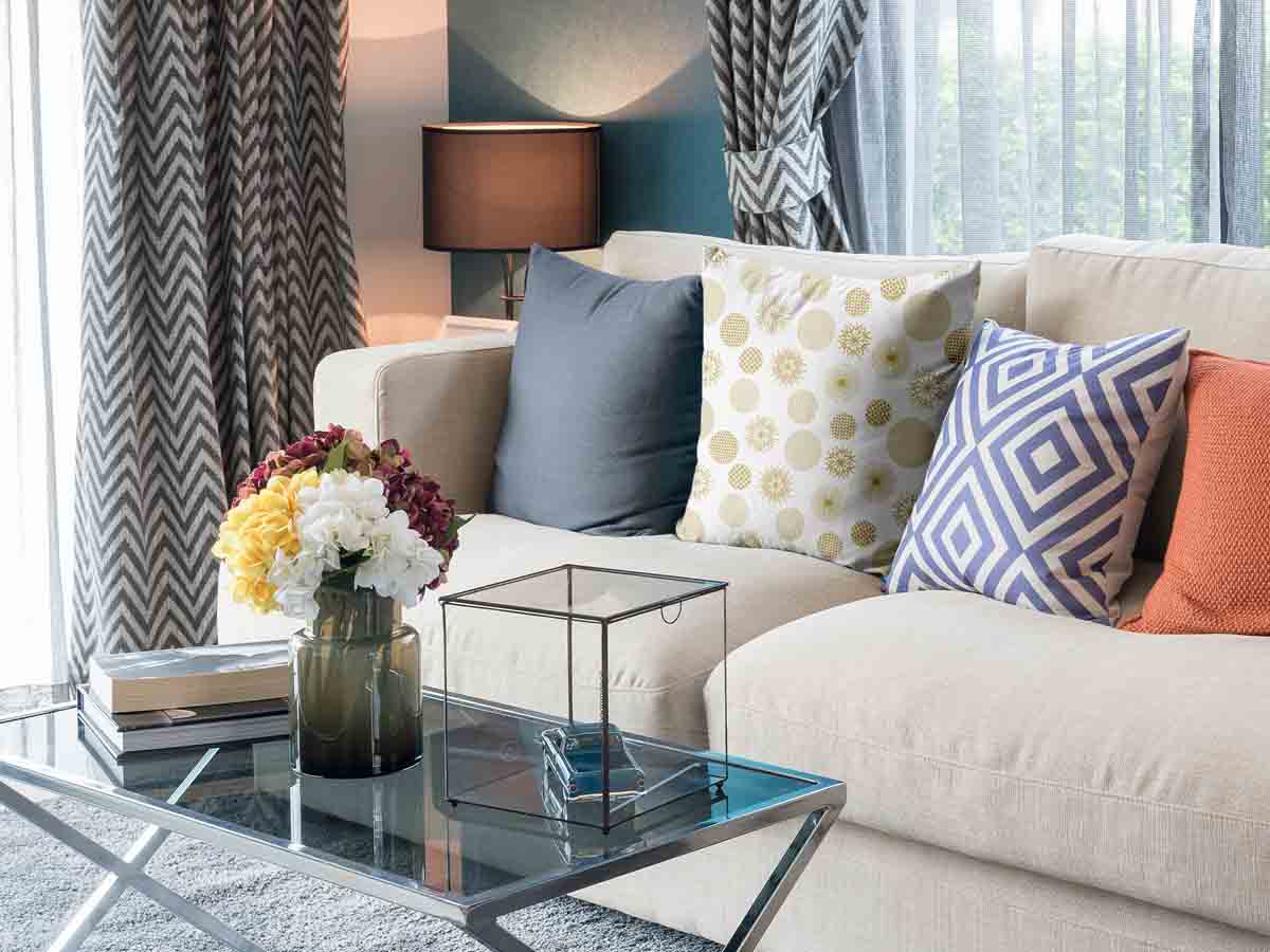 Cuscino salute decorazione natalizia dorata