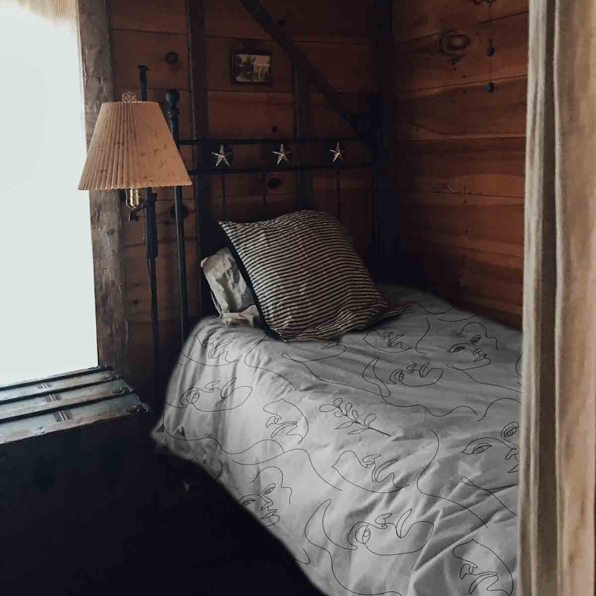 Set copripiumino Theapiedecken con volto di donna Boho