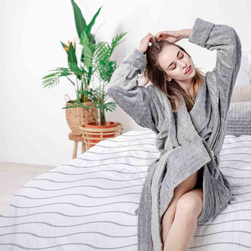 Set di biancheria da letto con coperta terapeutica motivo a onde grigio chiaro