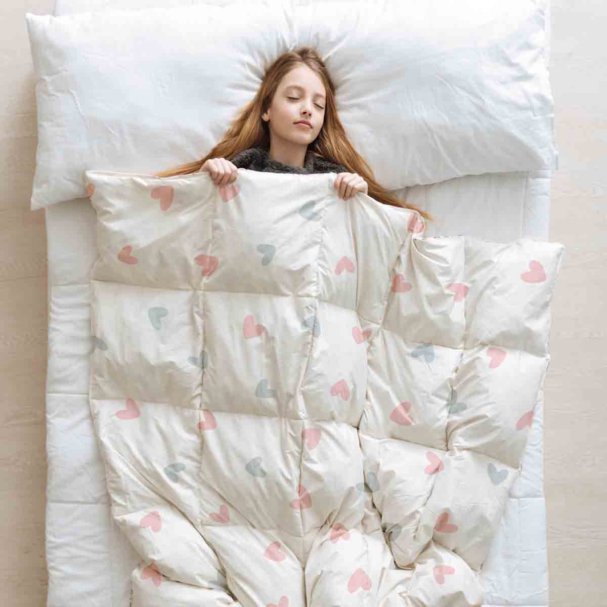 Set di biancheria da letto con coperte terapeutiche bianco con piccoli cuoricini
