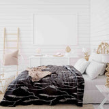 Set di biancheria da letto con coperte terapeutiche grigio scuro con rami bianchi