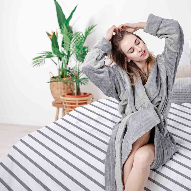 Set di biancheria da letto con coperte terapeutiche a righe orizzontali grigie