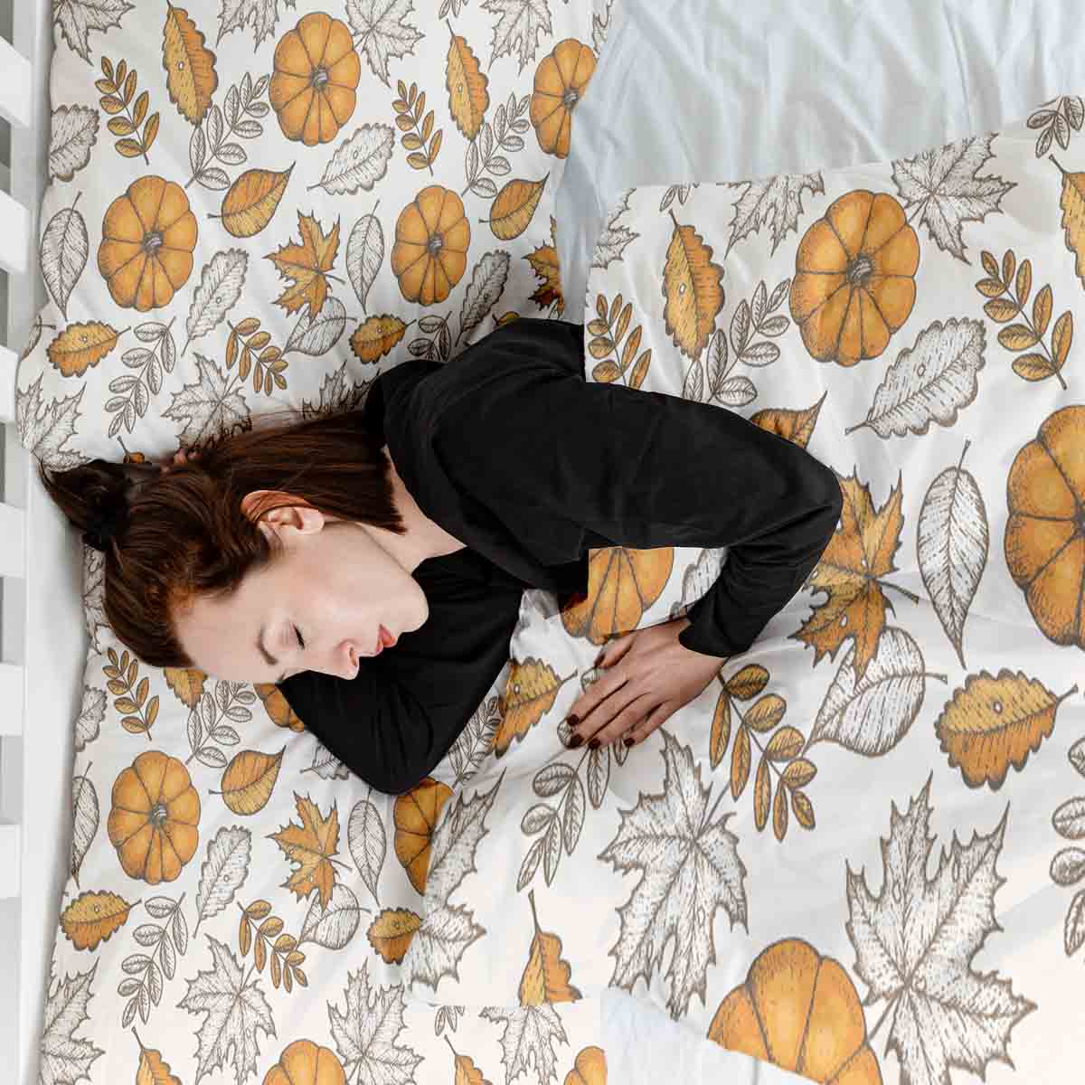 Set di biancheria da letto con coperta terapeutica bianca con foglia e zucca