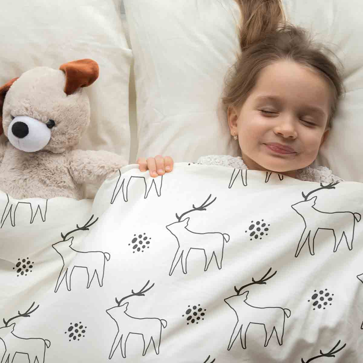 Set di biancheria da letto con coperta terapeutica bianca con cervo