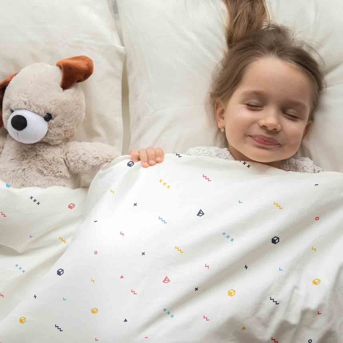 Set di biancheria da letto con coperte terapeutiche bianco con forme colorate