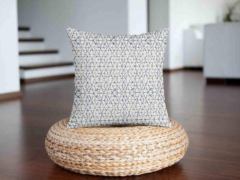 Cuscino sanitario bianco con delicate forme blu