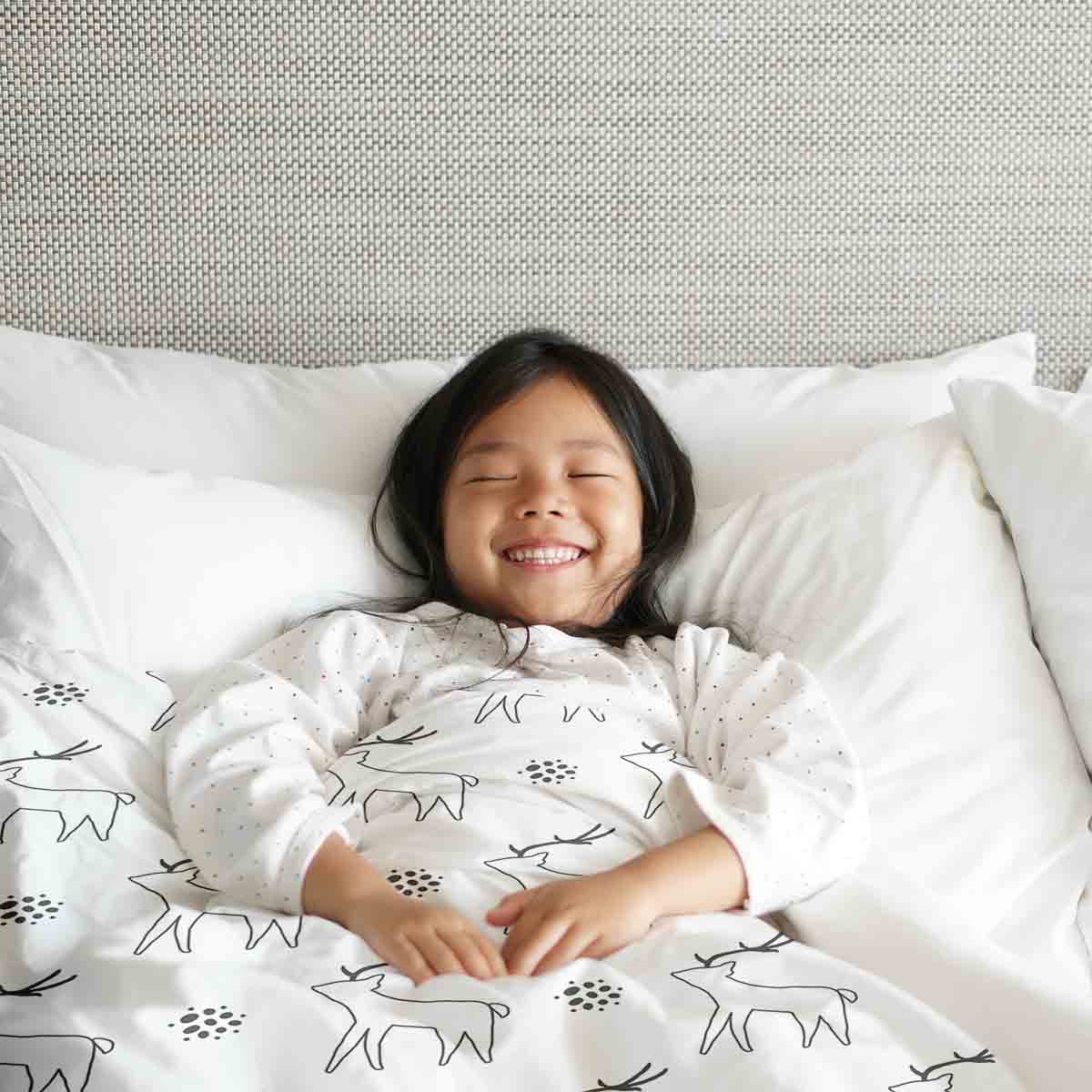 Set di biancheria da letto con coperta terapeutica bianca con cervo