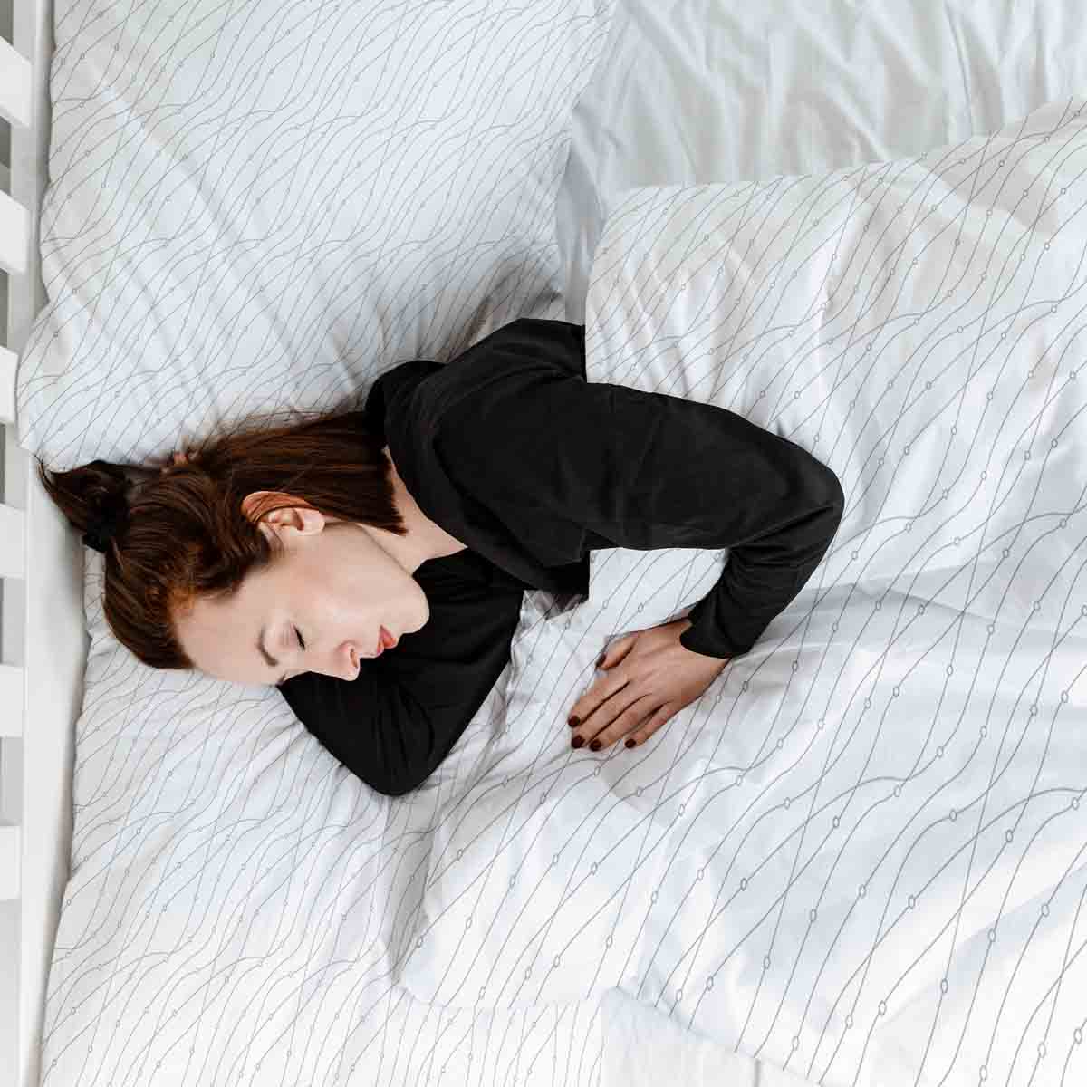 Set di biancheria da letto con coperta terapeutica bianca con stelle e orbita