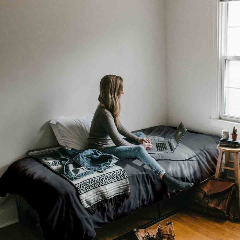 Set di biancheria da letto con coperta terapeutica Corvo nella luce della luna