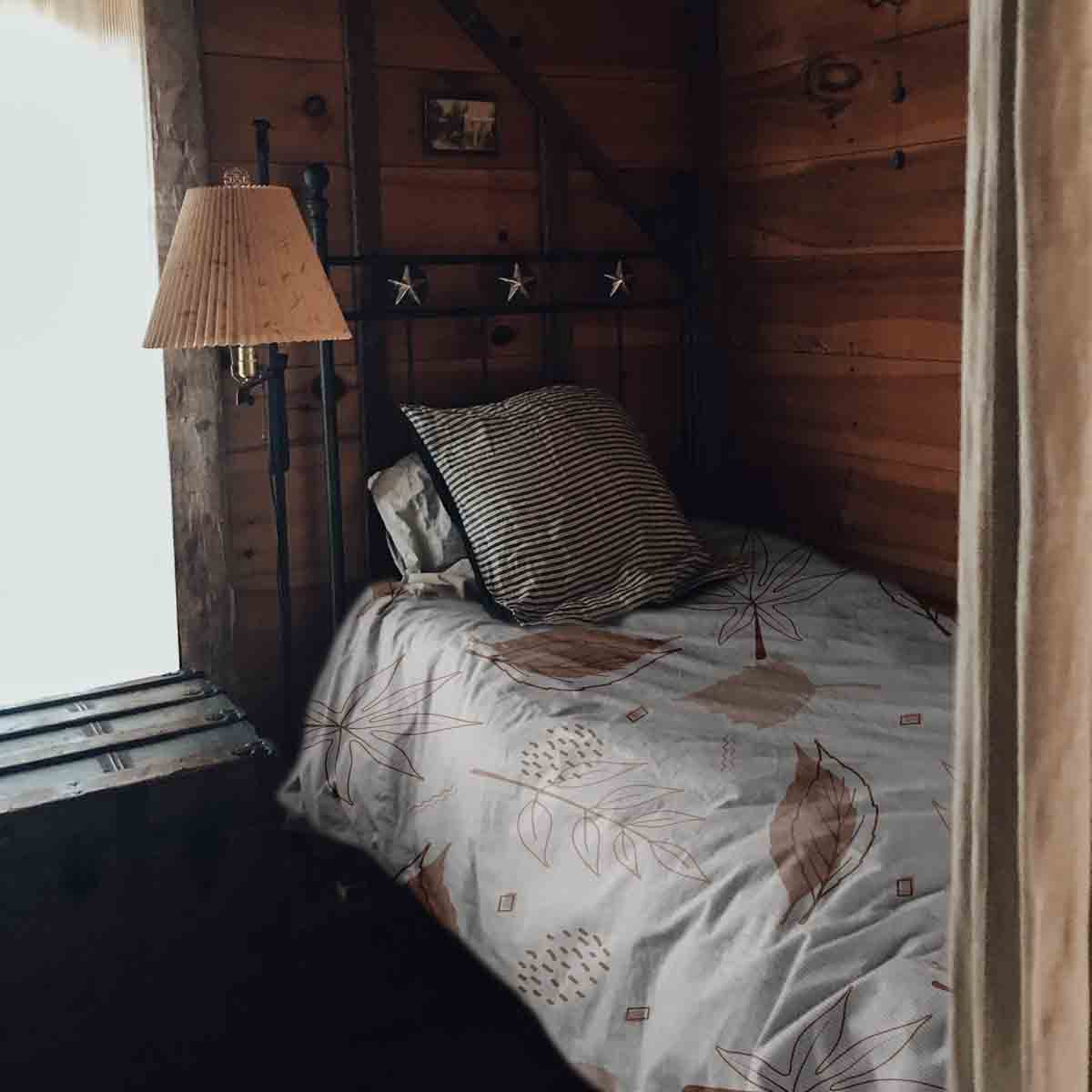 Set di biancheria da letto con coperte terapeutiche rosa con foglie