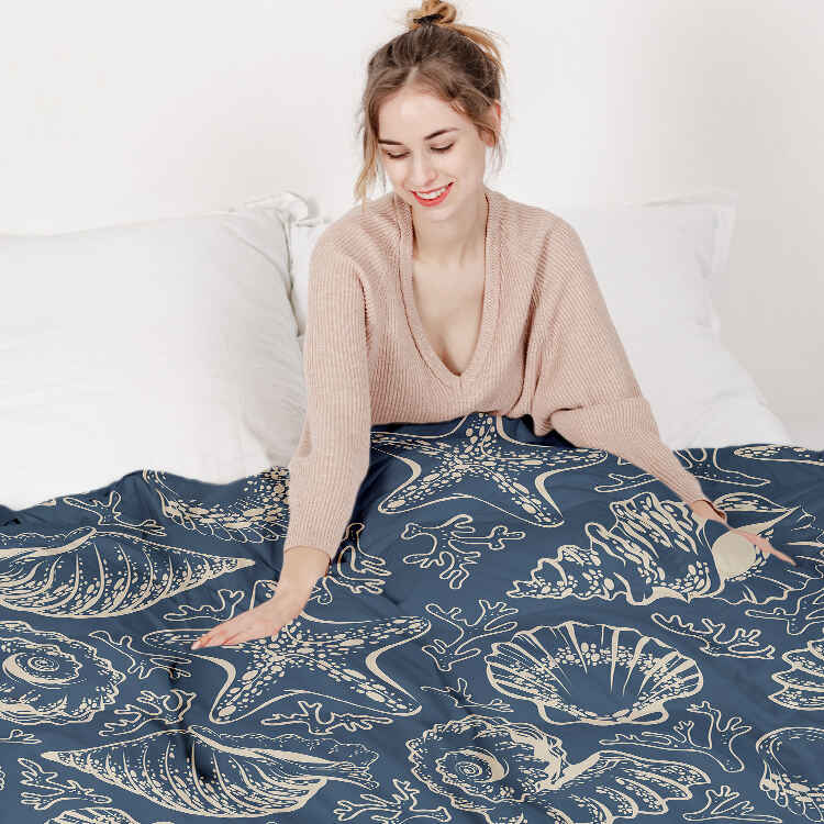 Set di biancheria da letto con coperte terapeutiche blu con conchiglie