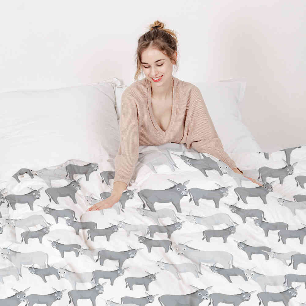 Set di biancheria da letto con coperte terapeutiche grigie con asini