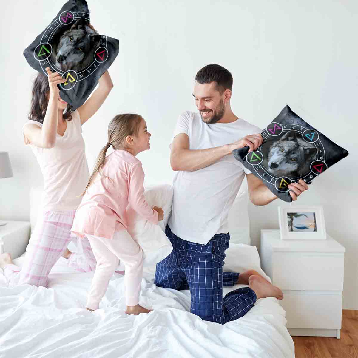 Cuscino sanitario grigio con lupo