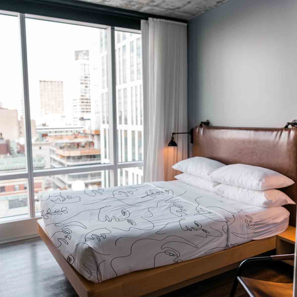 Set copripiumino Theapiedecken con volto di donna Boho